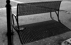 panchina, ombra, catena, bianconero, quadrati, palo, metallo, asfalto, ferro, ombre, strada, geometrie, paletto, quadri